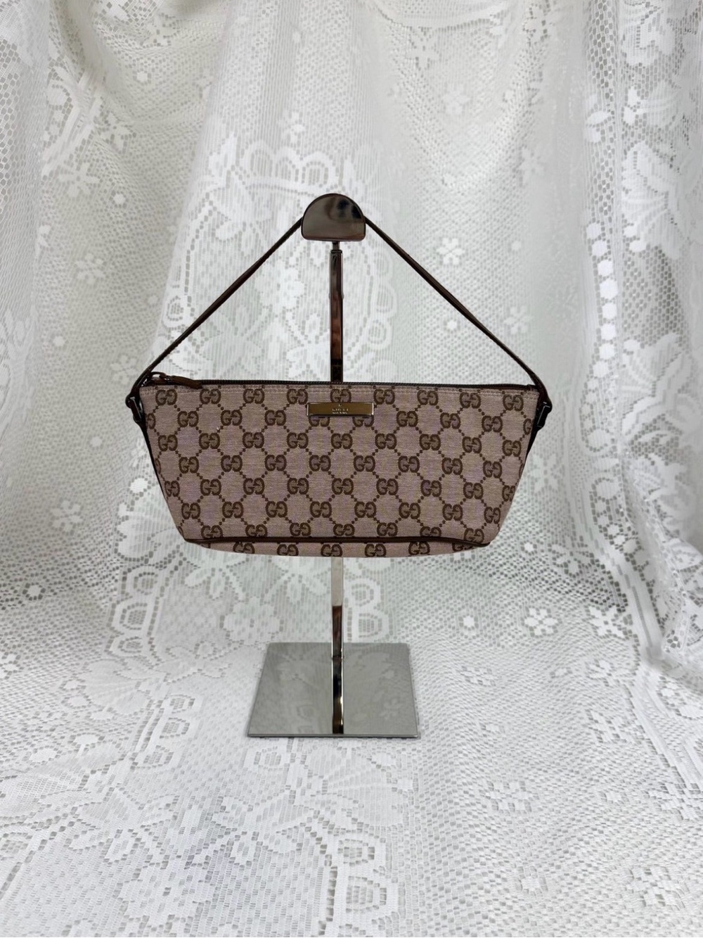 Vintage 2000s Gucci GG Boat Pochette Pink